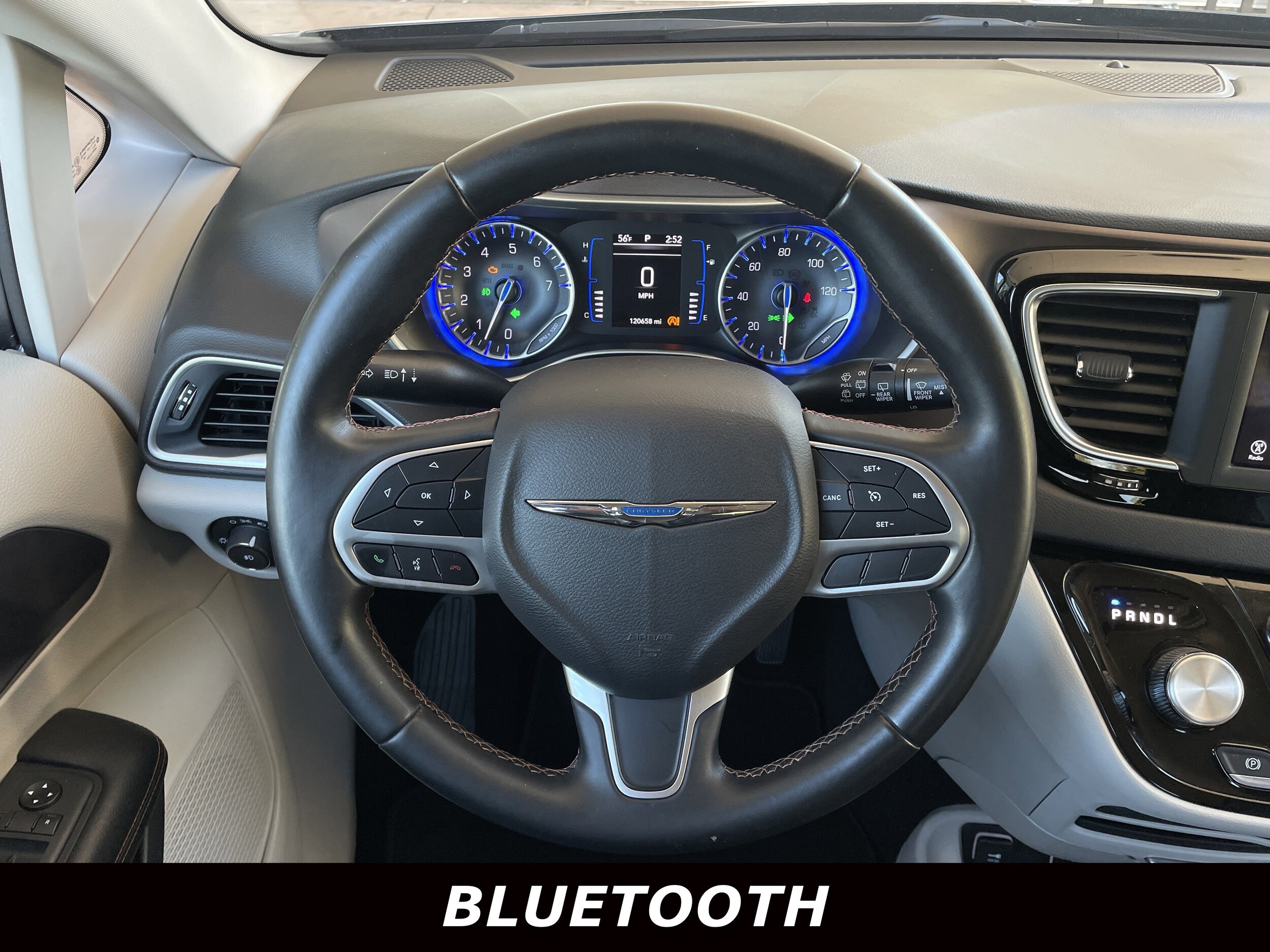 2018 Chrysler Pacifica Touring L photo 3