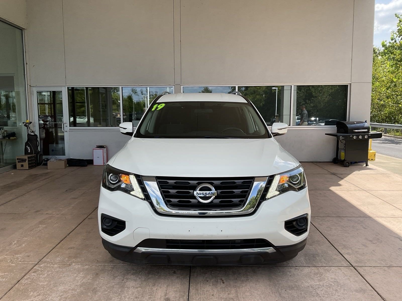 Used 2019 Nissan Pathfinder S with VIN 5N1DR2MM7KC604299 for sale in Springfield, OH