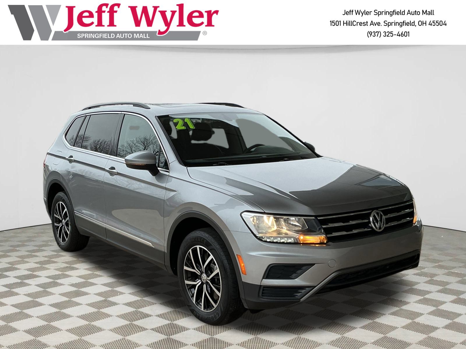 2021 Volkswagen Tiguan SE's photo