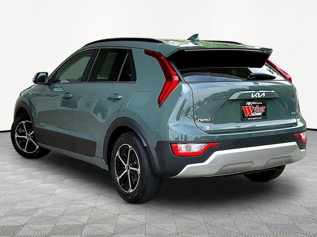 Used 2024 Kia Niro EX FWD SUV