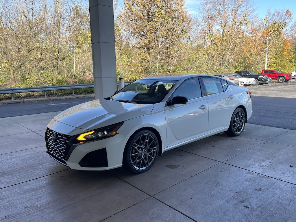 Used 2023 Nissan Altima 2.0 SR Sedan Sedan