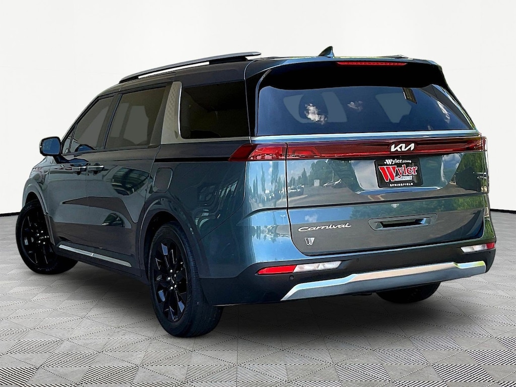 Used 2022 Kia Carnival SX FWD MPV