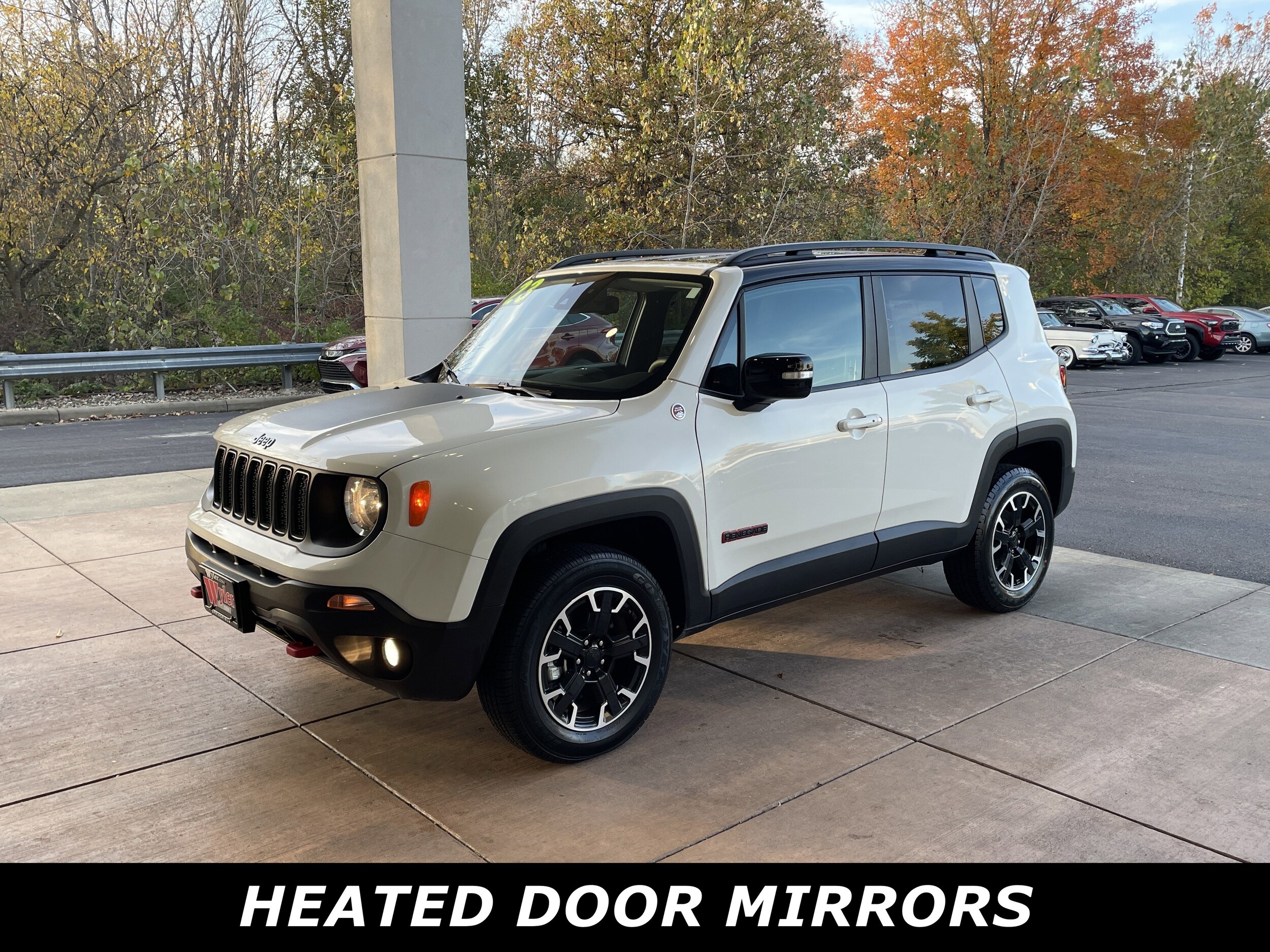 2023 Jeep Renegade Trailhawk photo 2