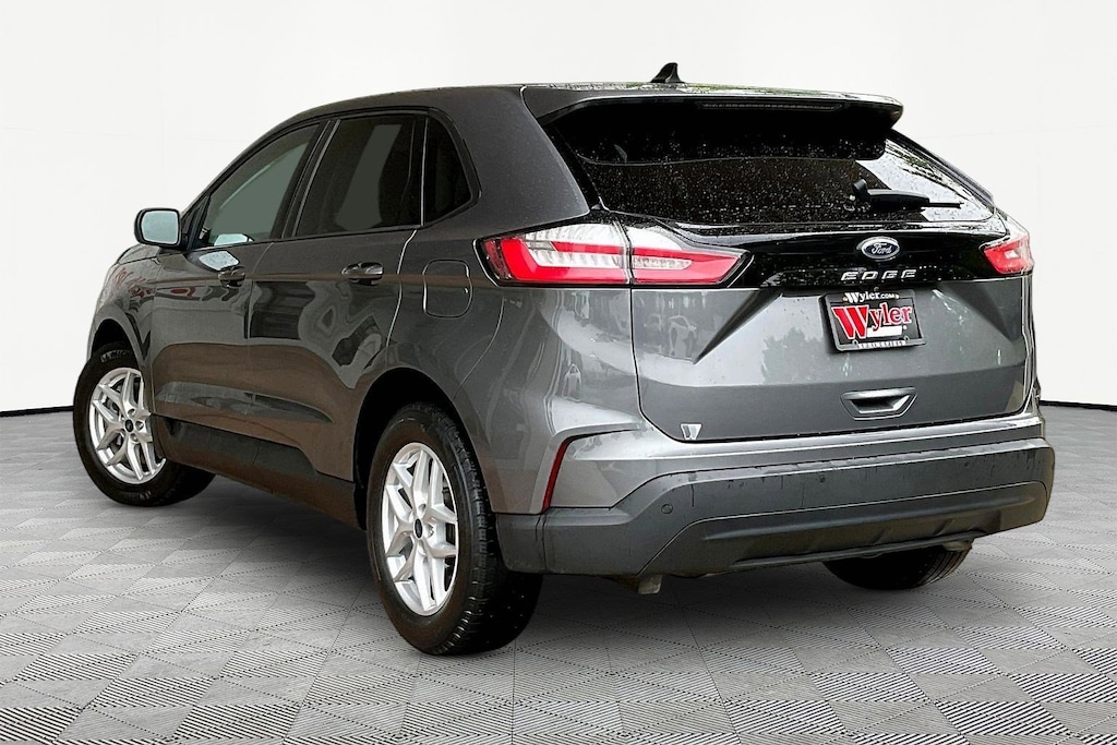 Used 2021 Ford Edge SE FWD SUV