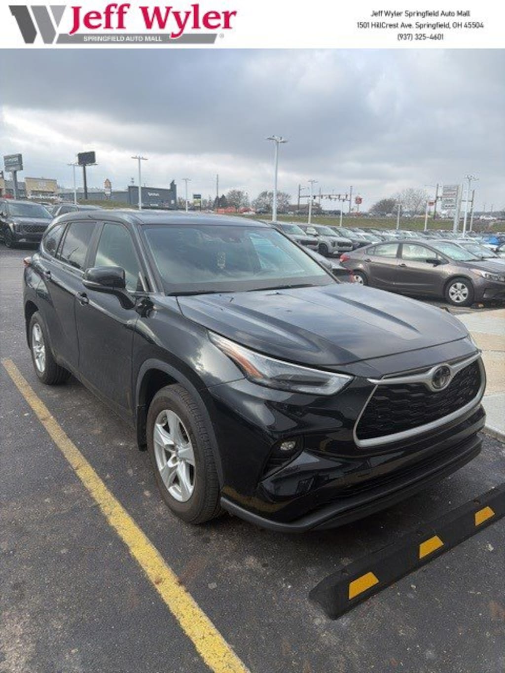 Used 2023 Toyota Highlander L FWD SUV