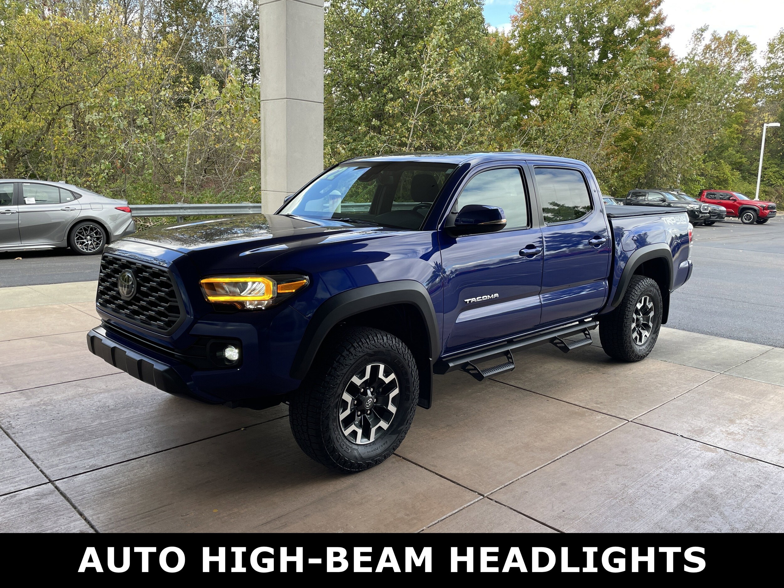 2022 Toyota Tacoma TRD Off-Road photo 2
