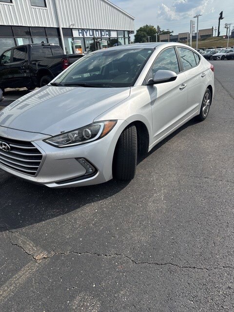 2017 Hyundai Elantra Value Edition photo 2
