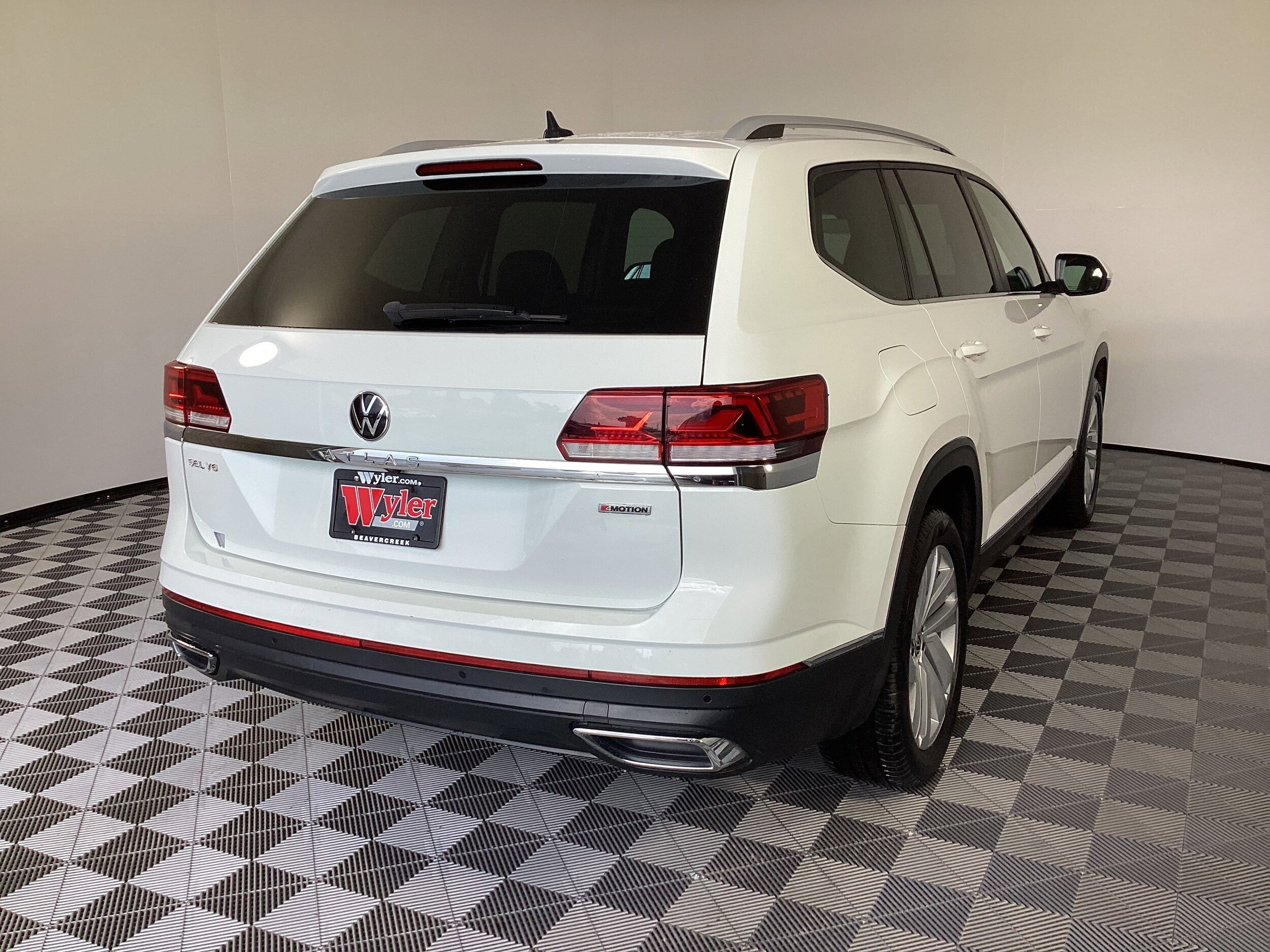2021 Volkswagen Atlas V6 SEL photo 2