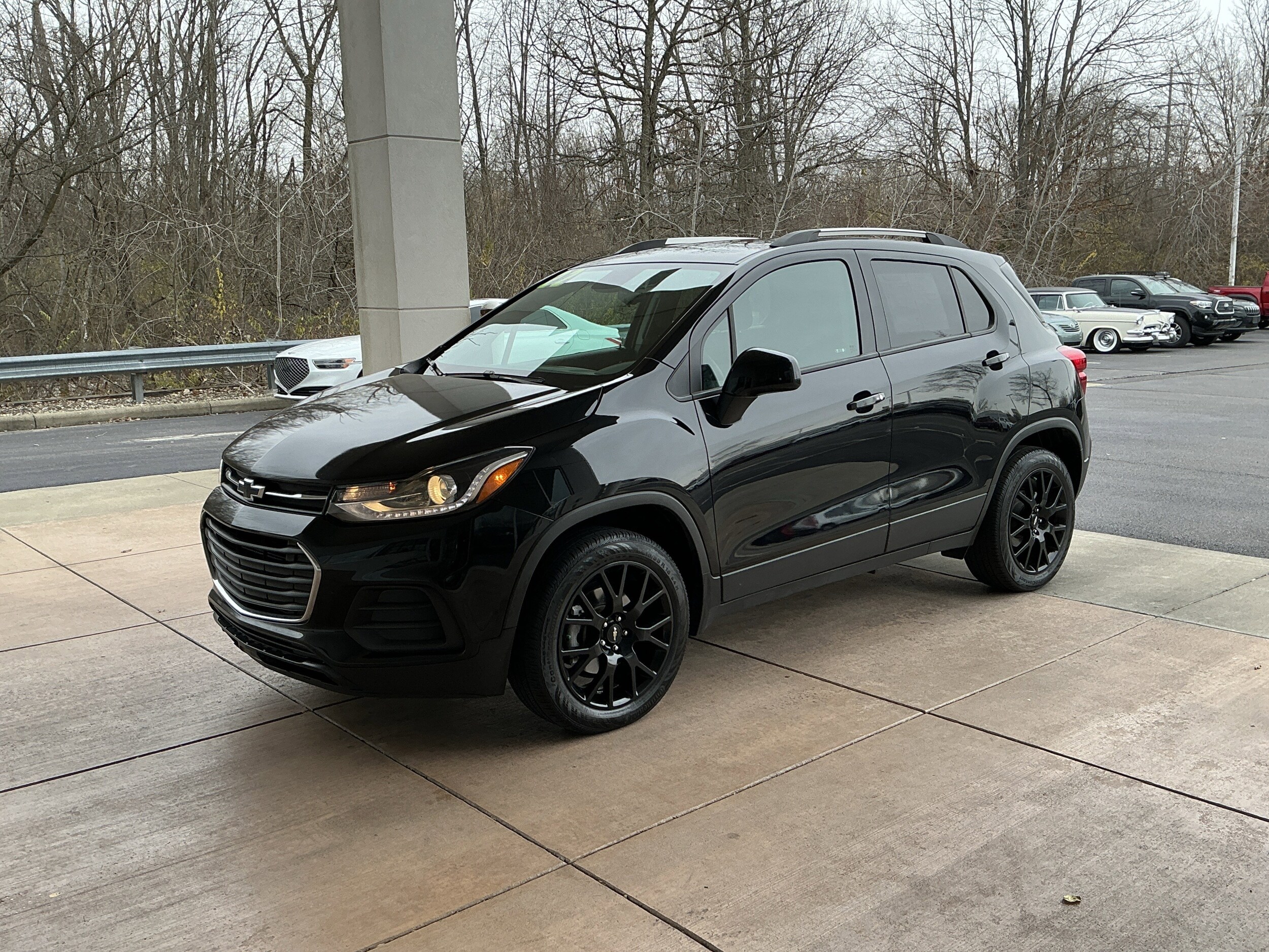 2022 Chevrolet Trax LT photo 2