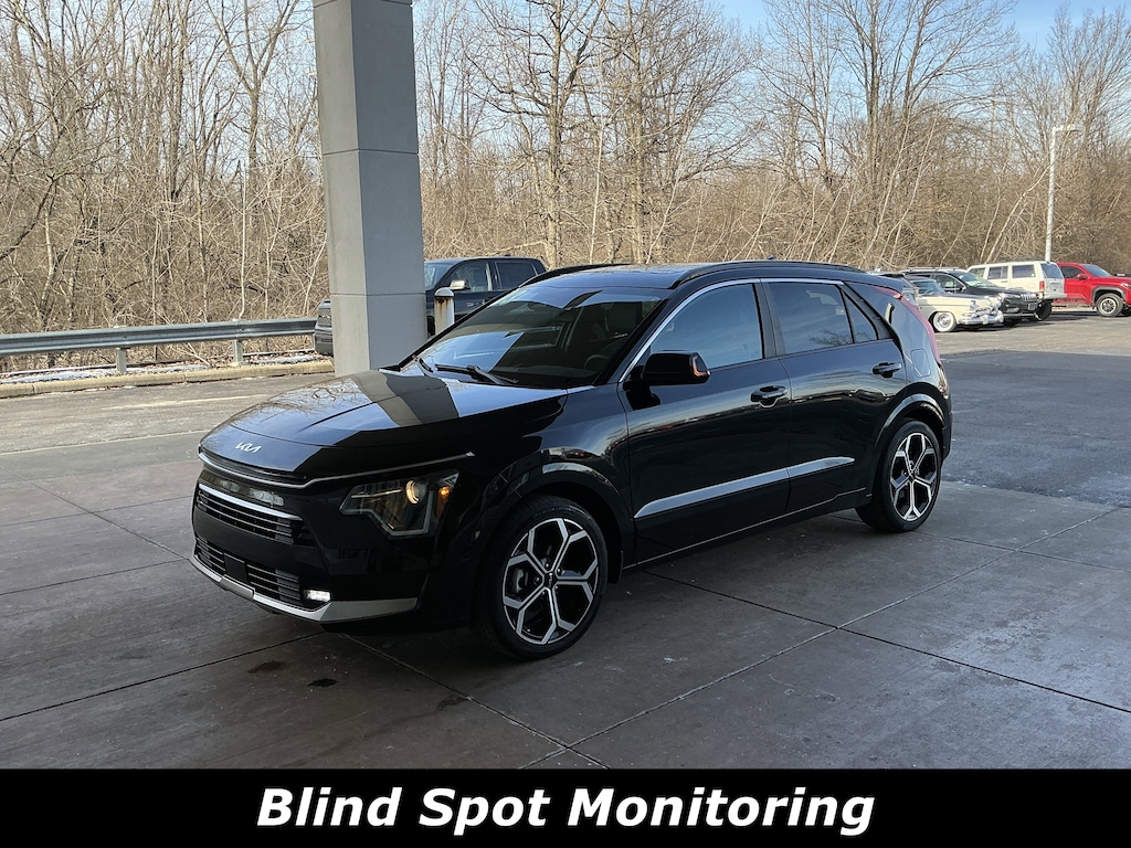 Used 2023 Kia Niro EX Touring FWD SUV