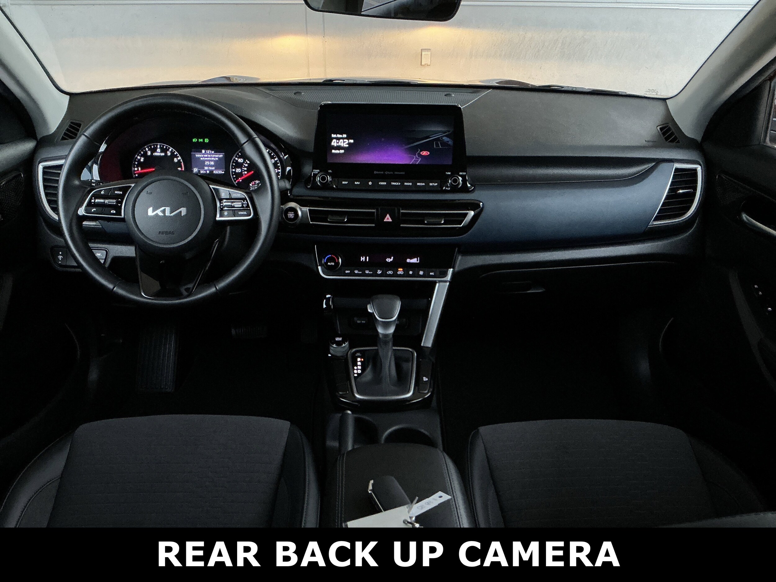 2023 Kia Seltos S photo 2