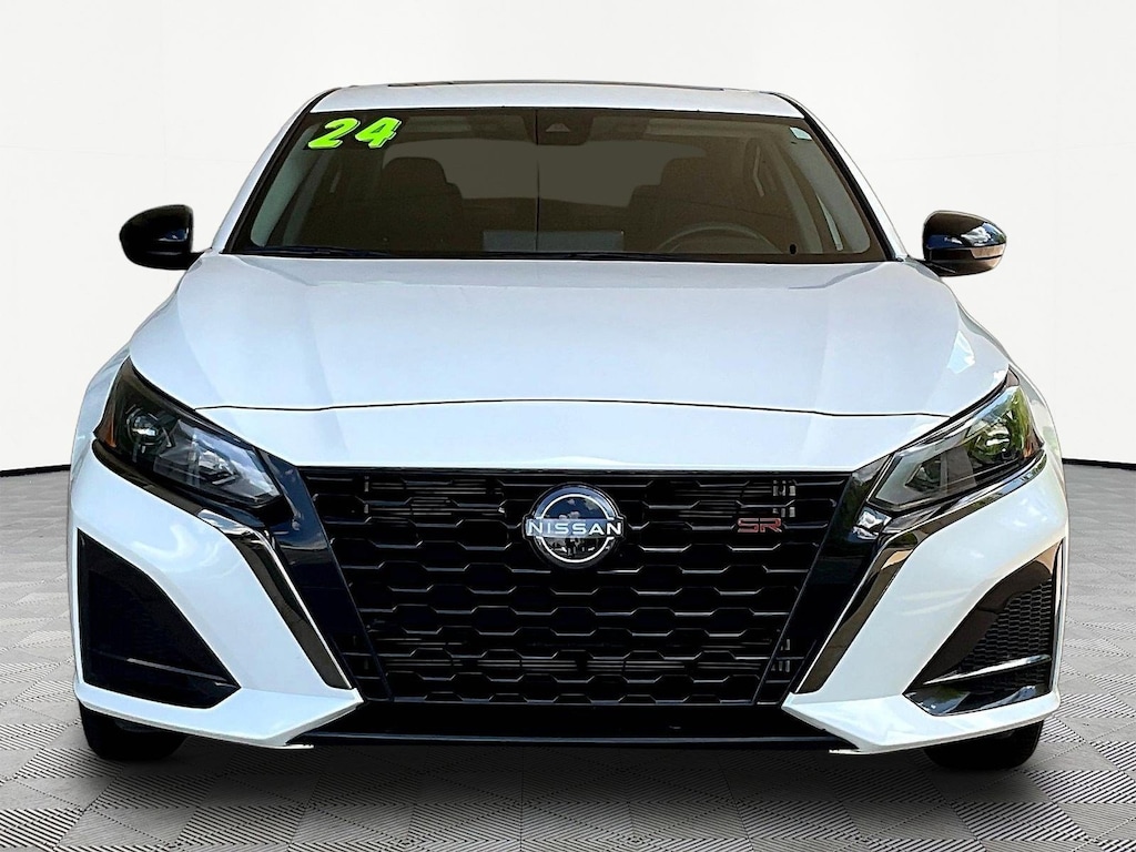 Used 2024 Nissan Altima 2.5 SR Sedan Sedan
