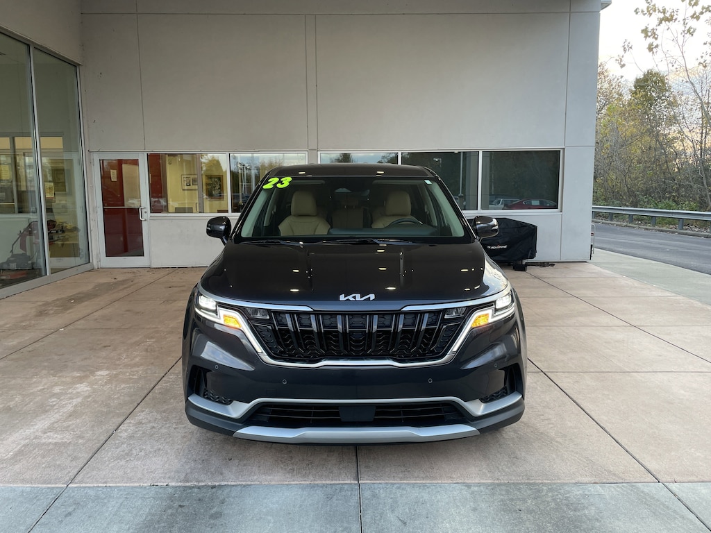 Used 2023 Kia Carnival EX FWD MPV