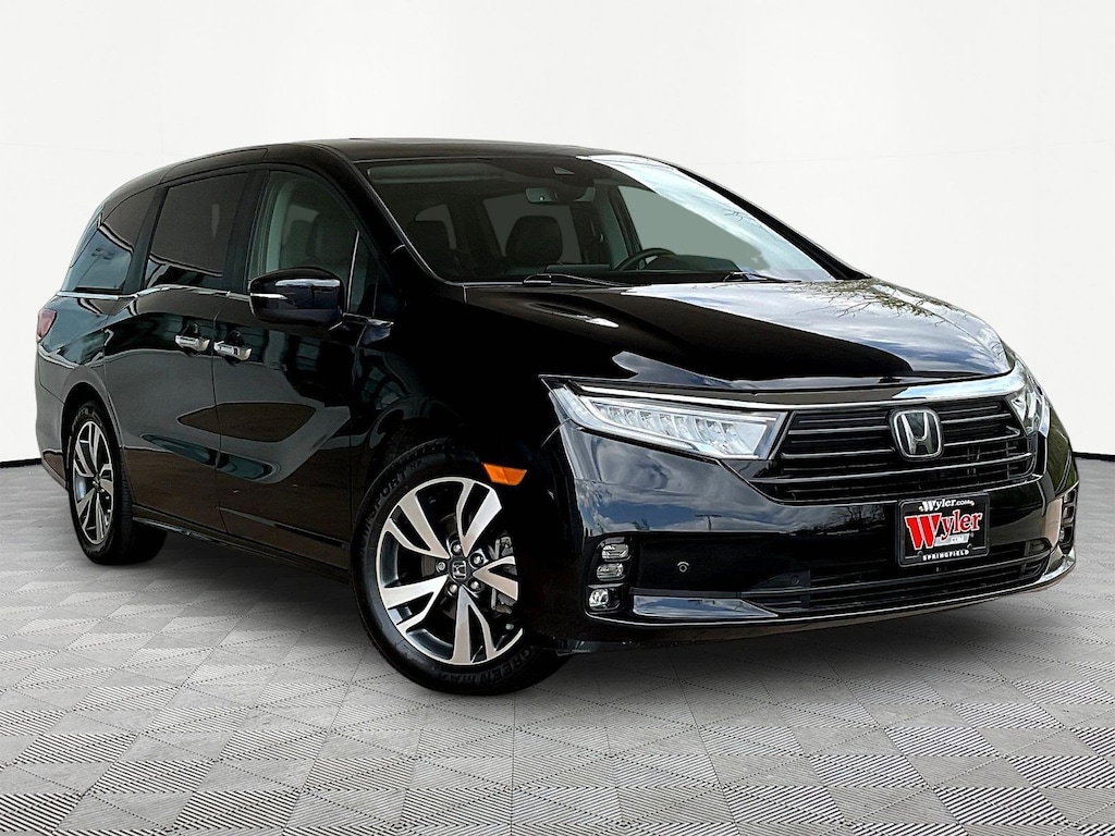 Used 2023 Honda Odyssey Touring Auto Van