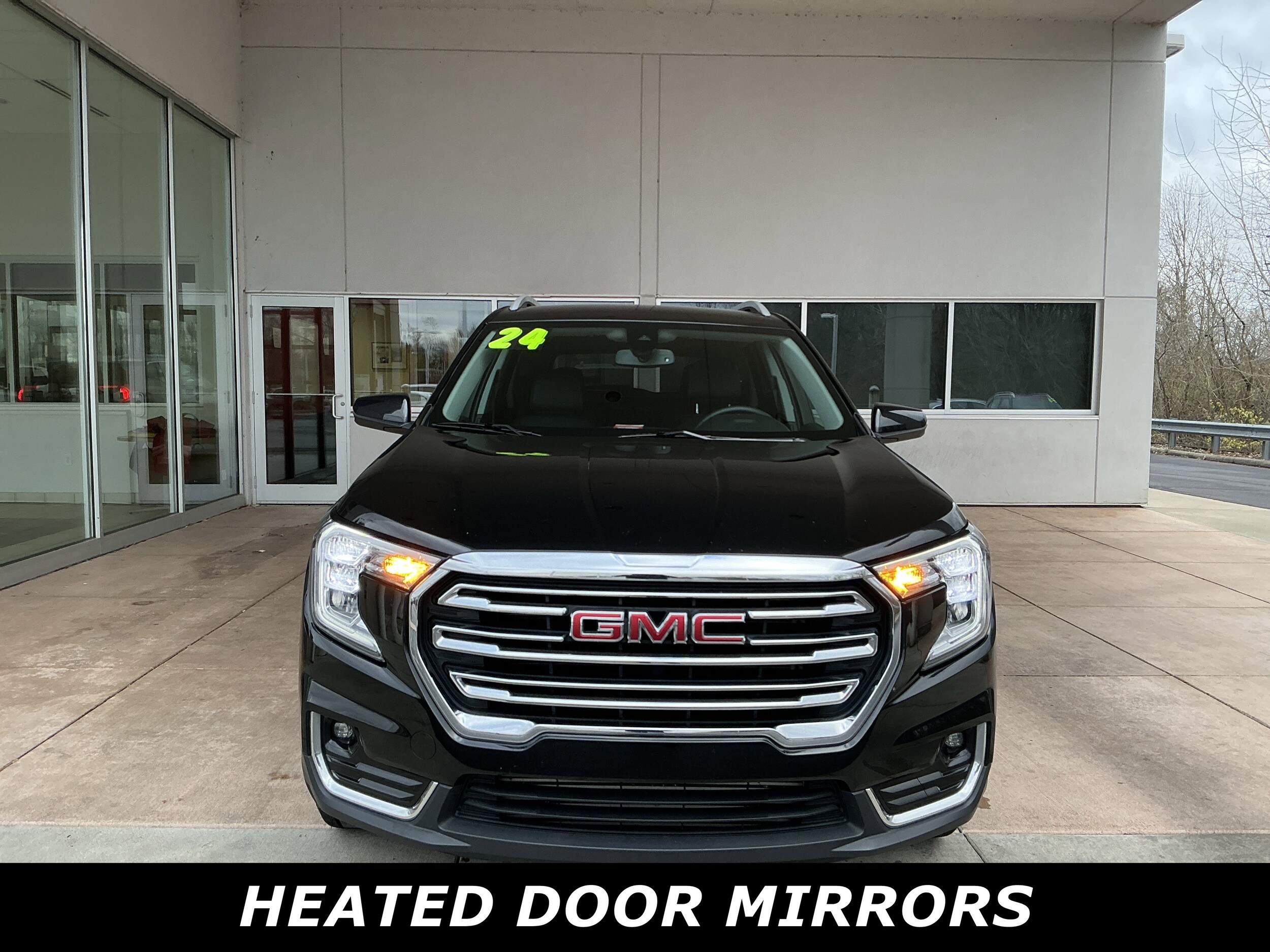 2024 Gmc Terrain SLT photo 2