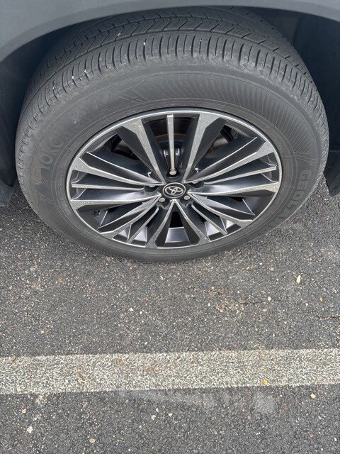 2024 Toyota Grand Highlander Hybrid MAX Platinum photo 2