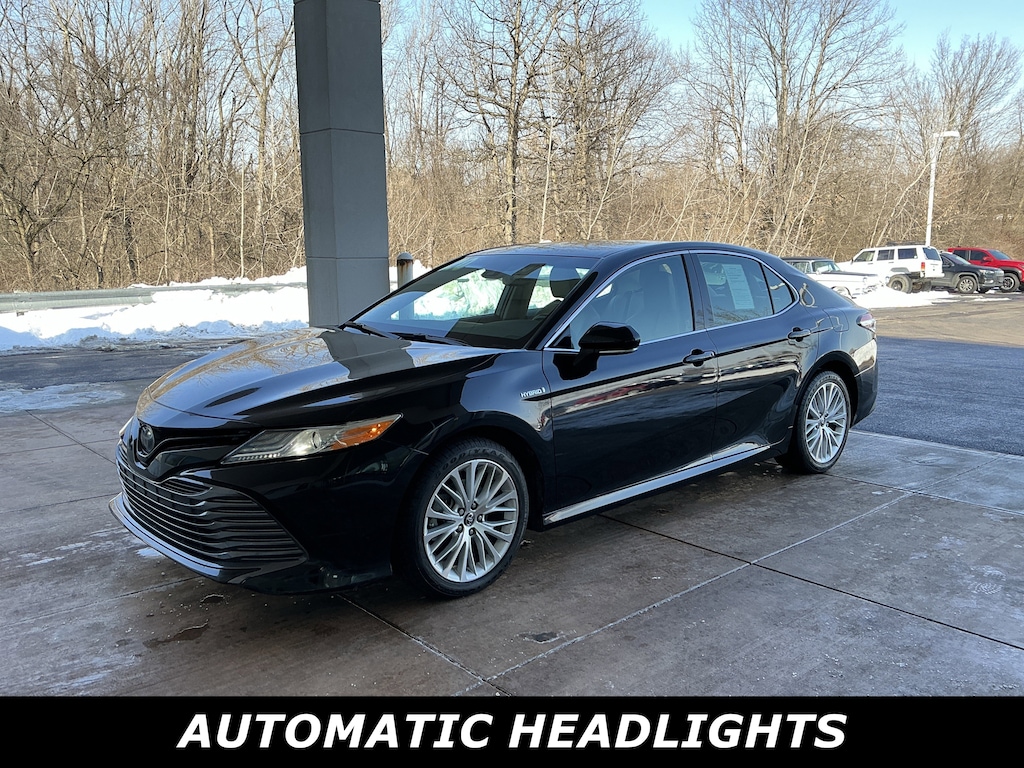 Used 2020 Toyota Camry Hybrid XLE CVT Sedan