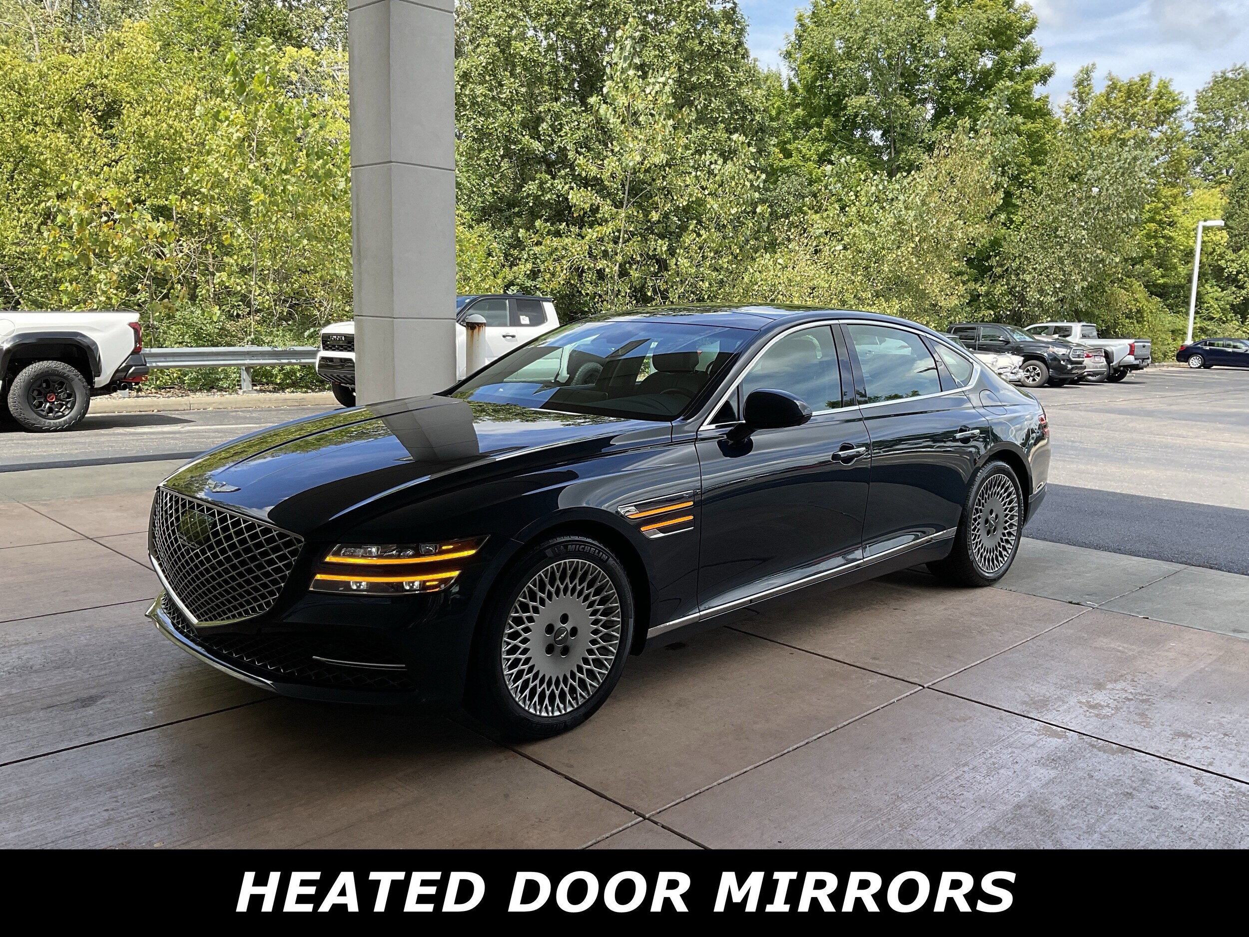 2022 Genesis G80 2.5T AWD photo 2