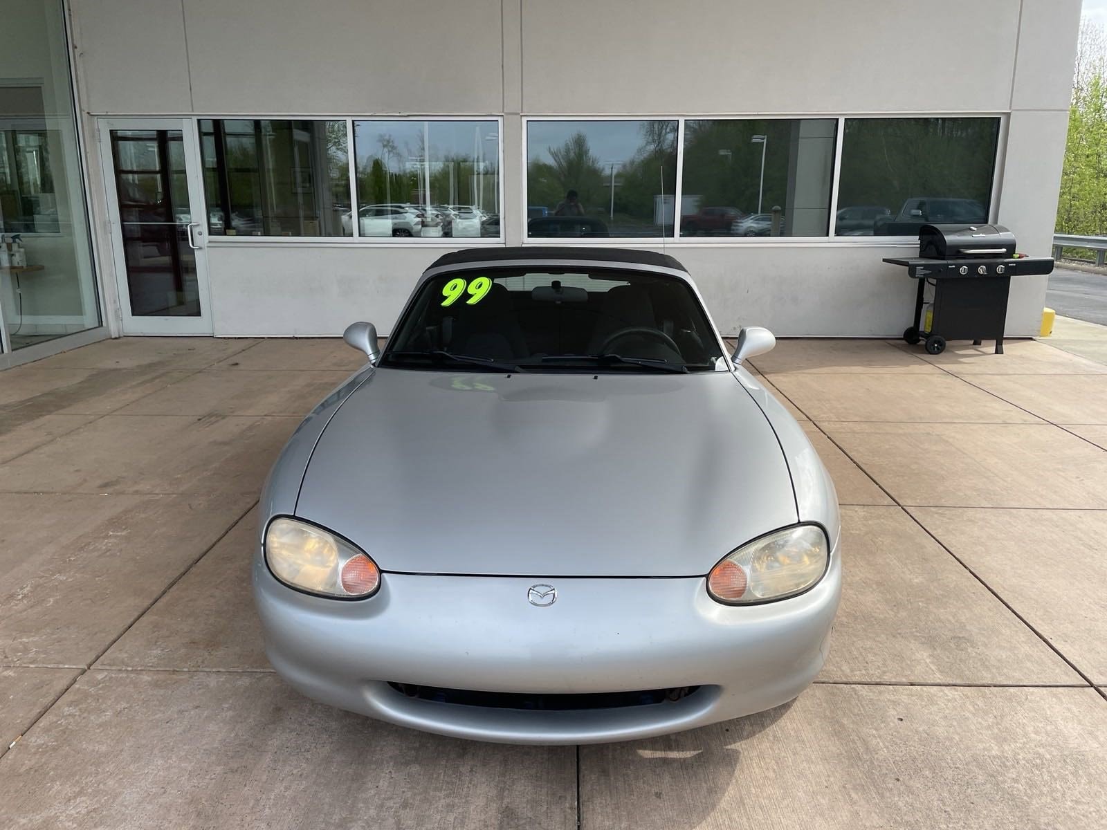 Used 1999 Mazda MX-5  with VIN JM1NB3532X0118582 for sale in Springfield, OH