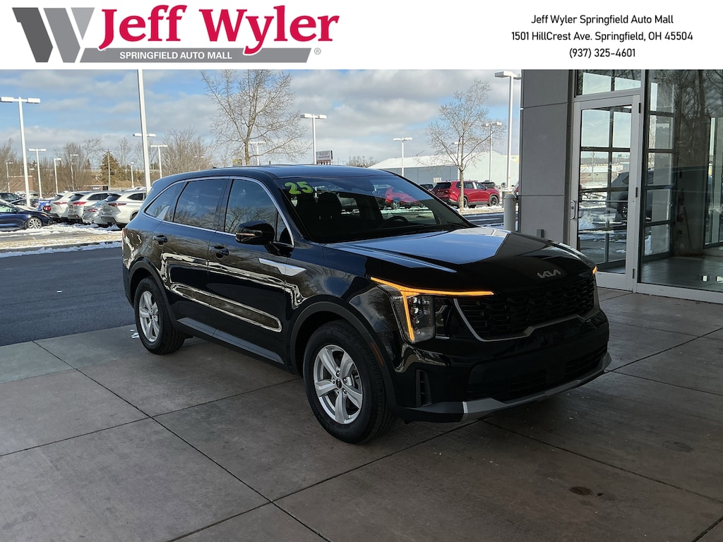 Used 2025 Kia Sorento LX FWD SUV