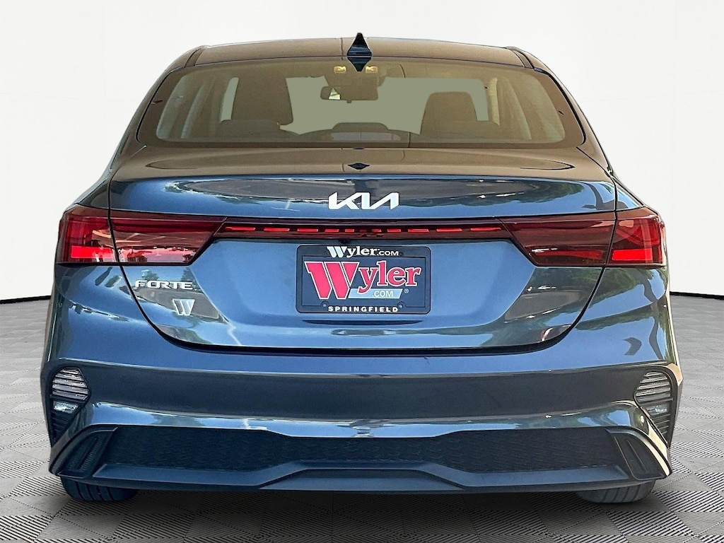 Used 2023 Kia Forte LXS IVT Sedan