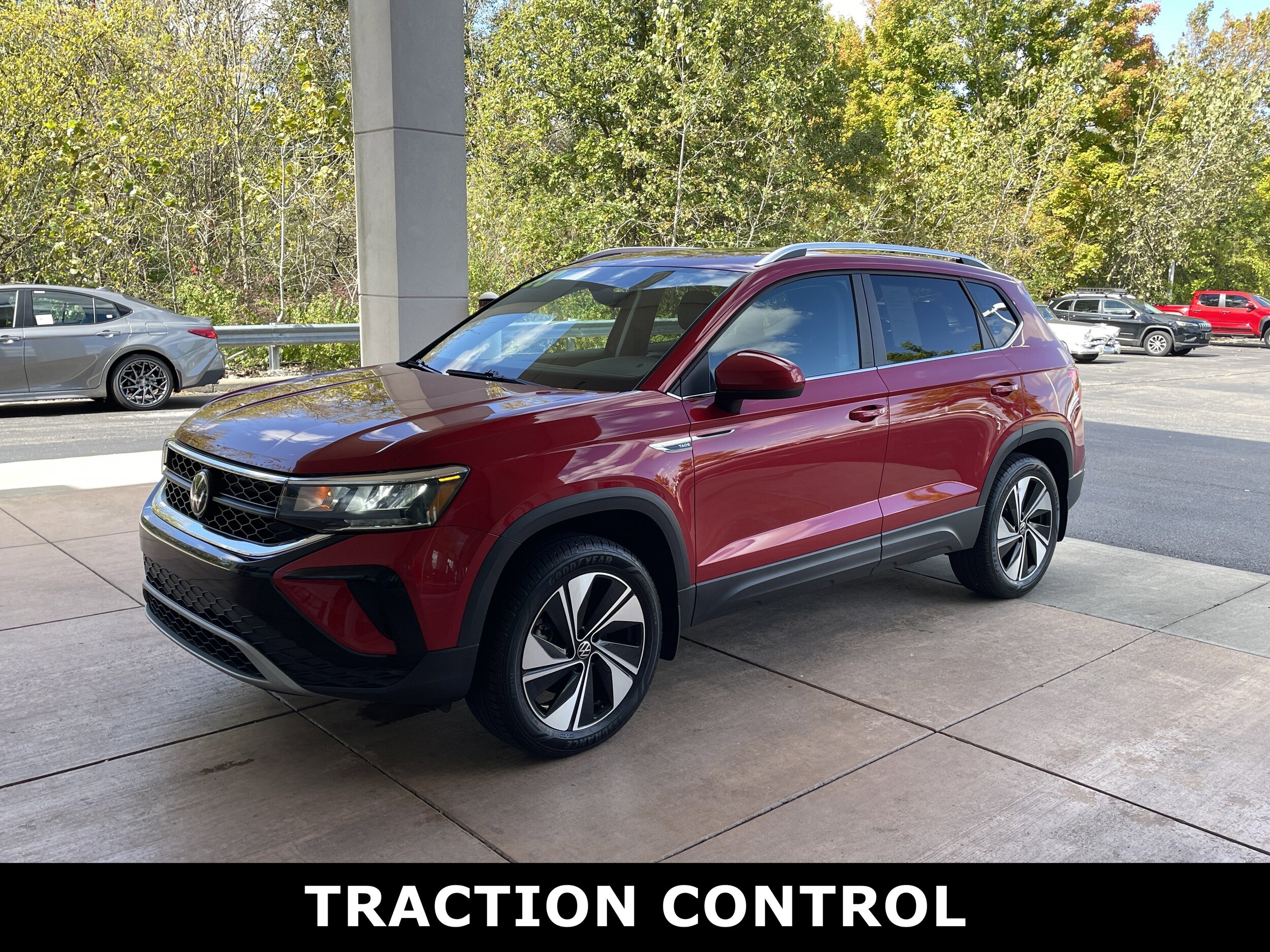 2023 Volkswagen Taos SE photo 3