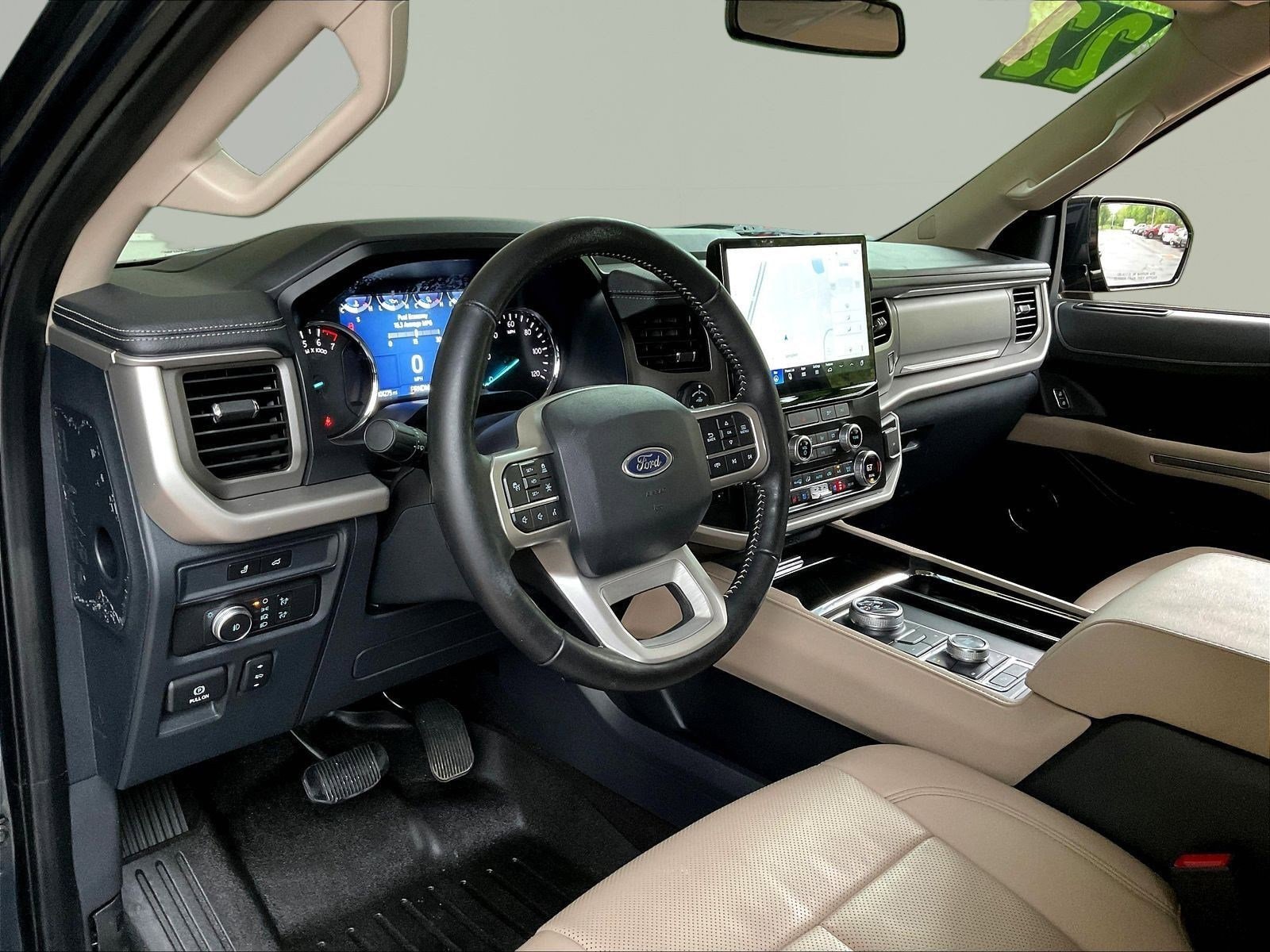 2022 Ford Expedition XLT - Photo 16