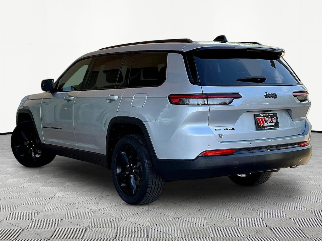 Used 2023 Jeep Grand Cherokee L Altitude 4x4 SUV