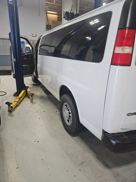 2014 Chevrolet Express Cargo 2500 Van photo 2