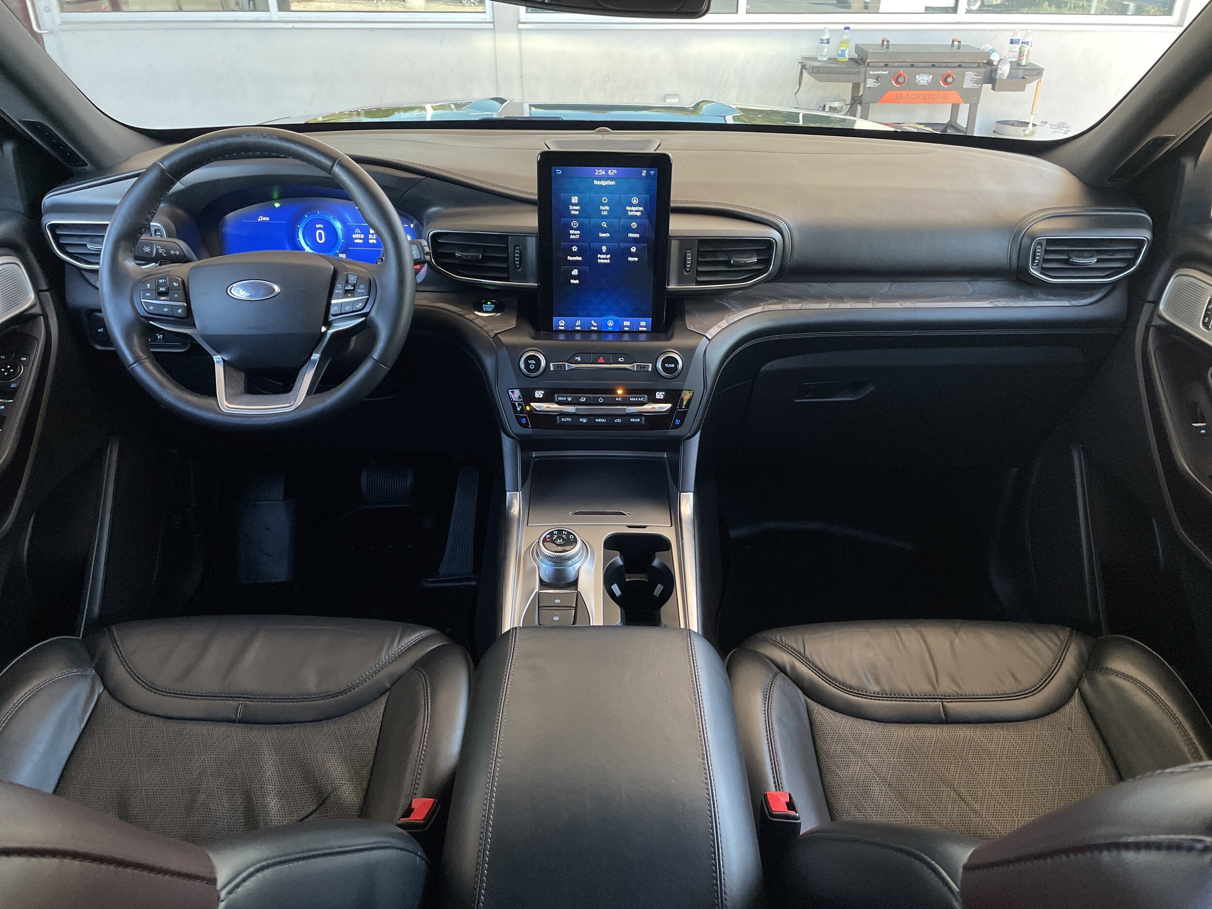 2020 Ford Explorer Platinum photo 2