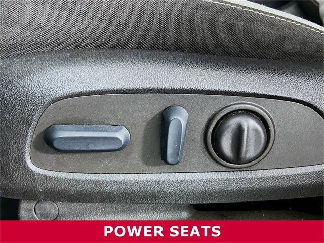 2023 Chevrolet Equinox LS photo 4