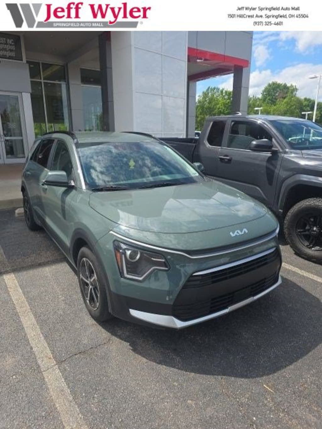 Used 2024 Kia Niro EX FWD SUV