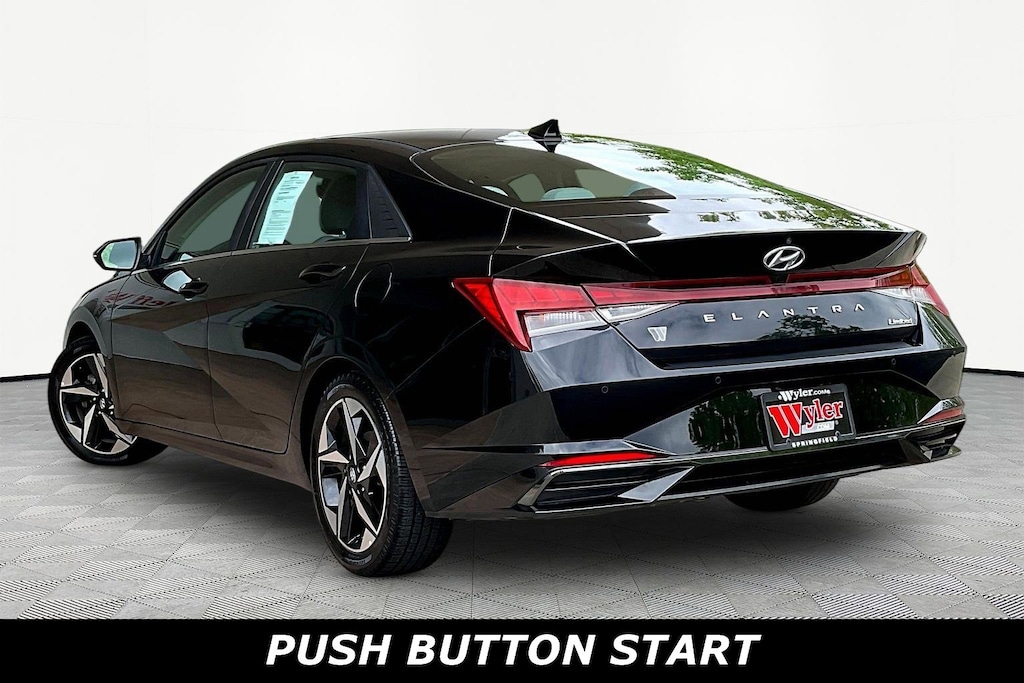 Used 2021 Hyundai Elantra Limited IVT *Ltd Avail* Sedan