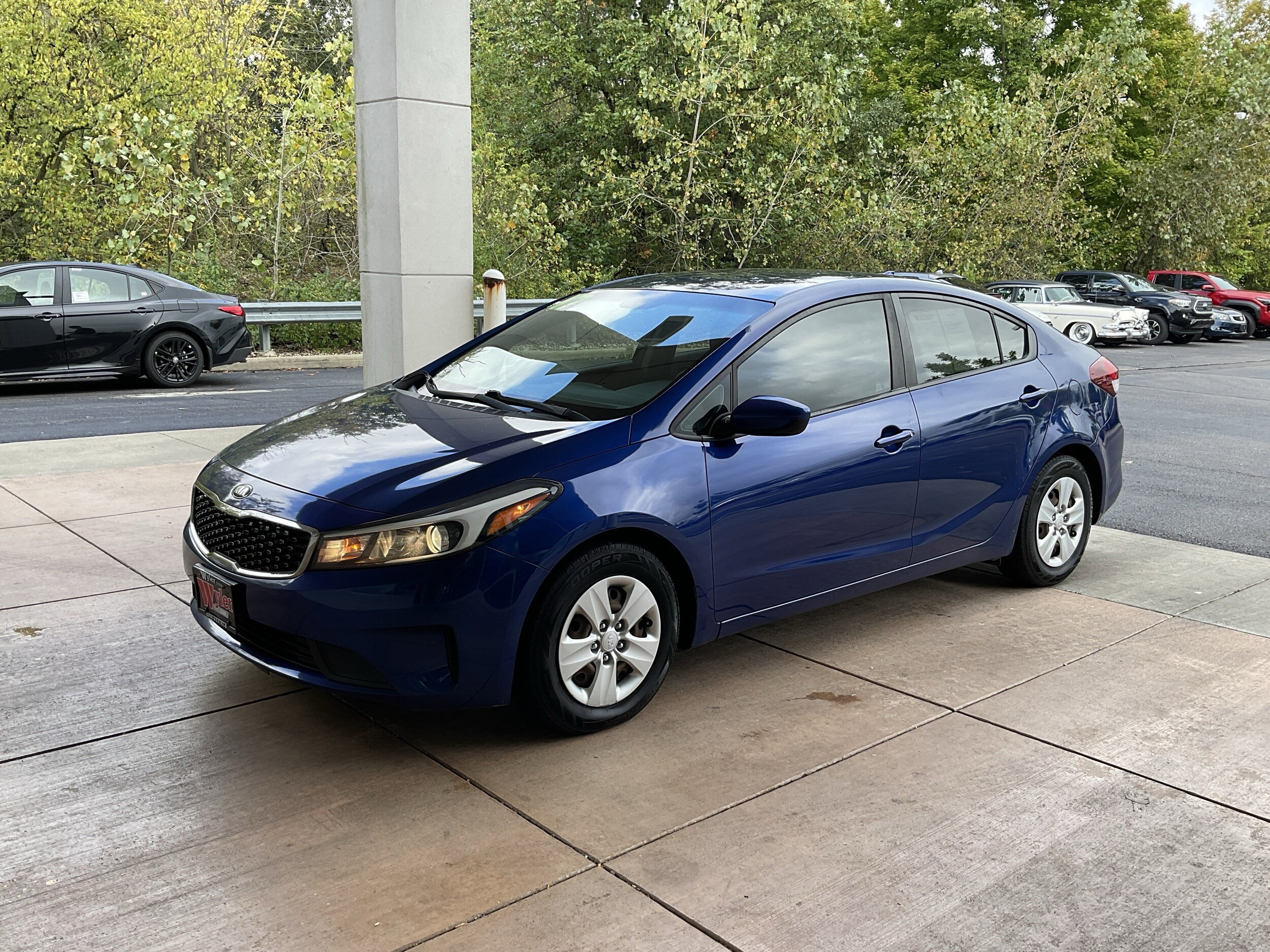 2017 Kia Forte LX Base photo 2