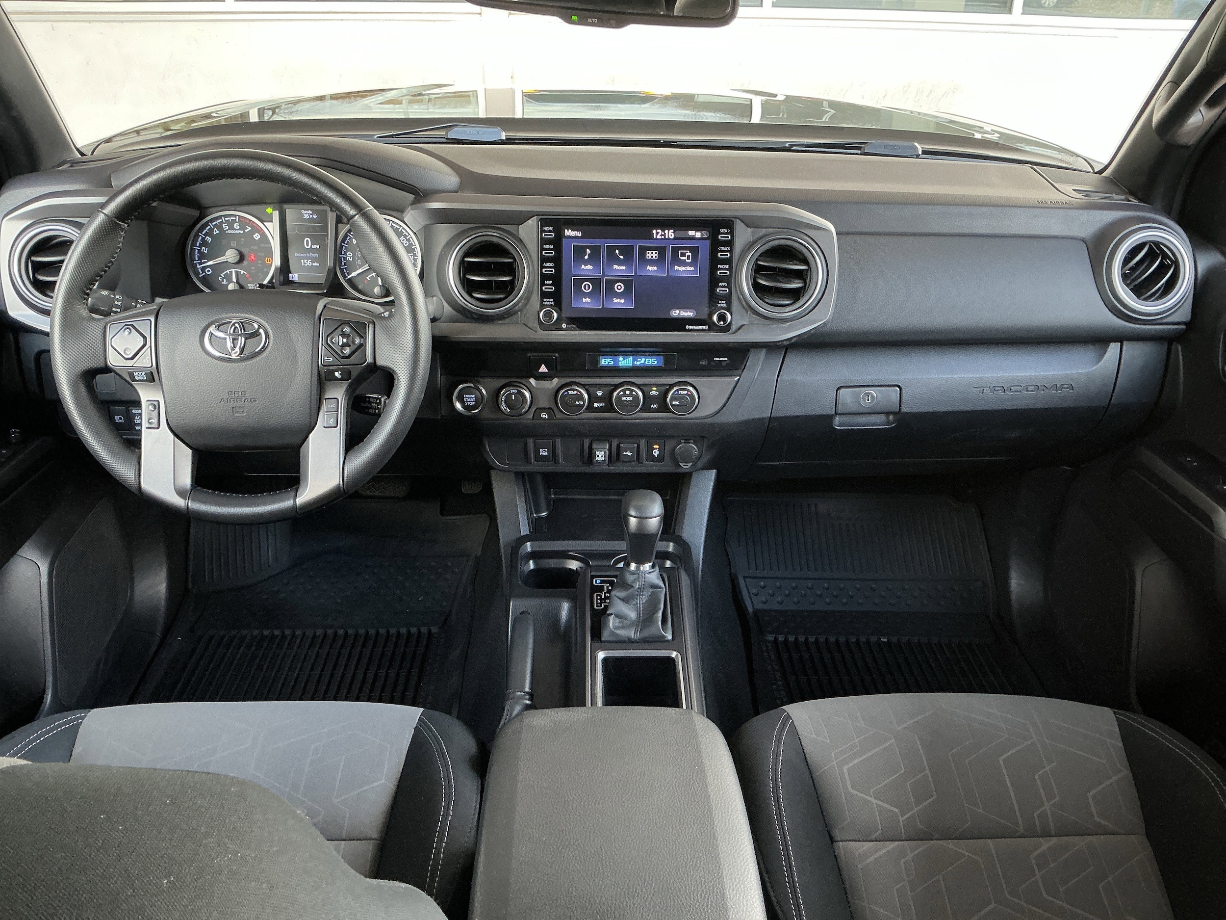 2023 Toyota Tacoma TRD Off-Road photo 2