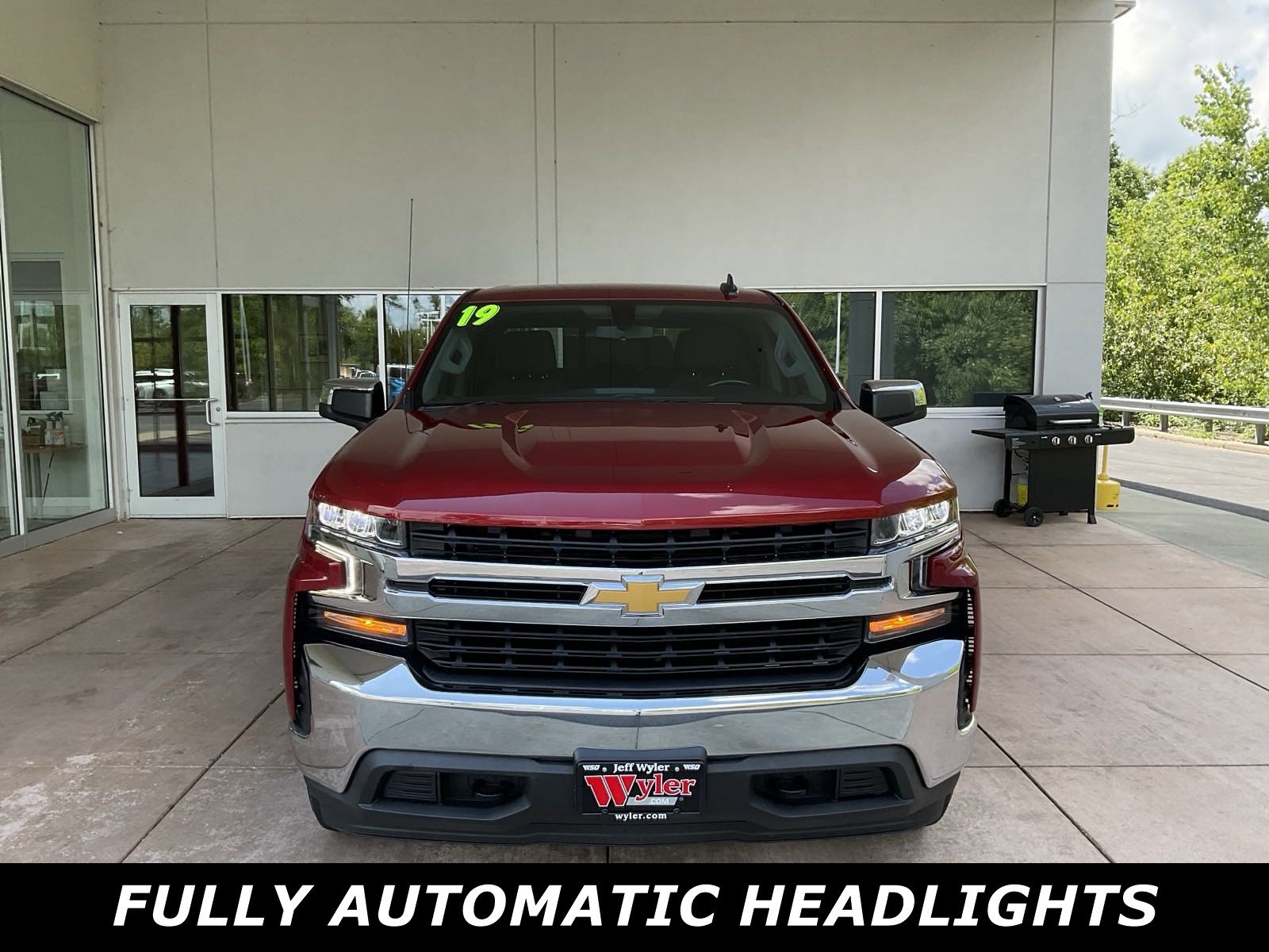 Used 2019 Chevrolet Silverado 1500 LT with VIN 3GCUYDED6KG158693 for sale in Springfield, OH