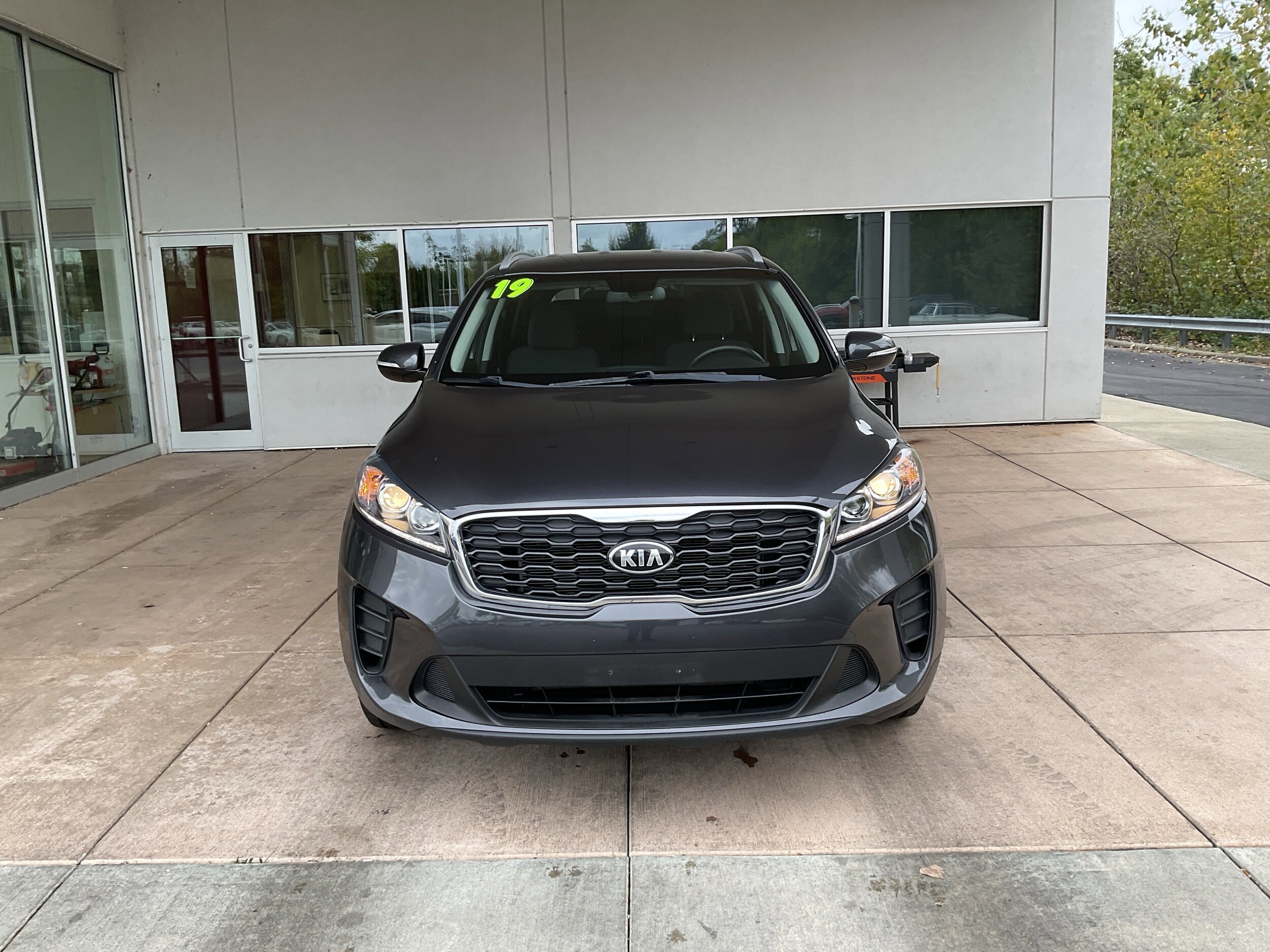 2019 Kia Sorento LX photo 2