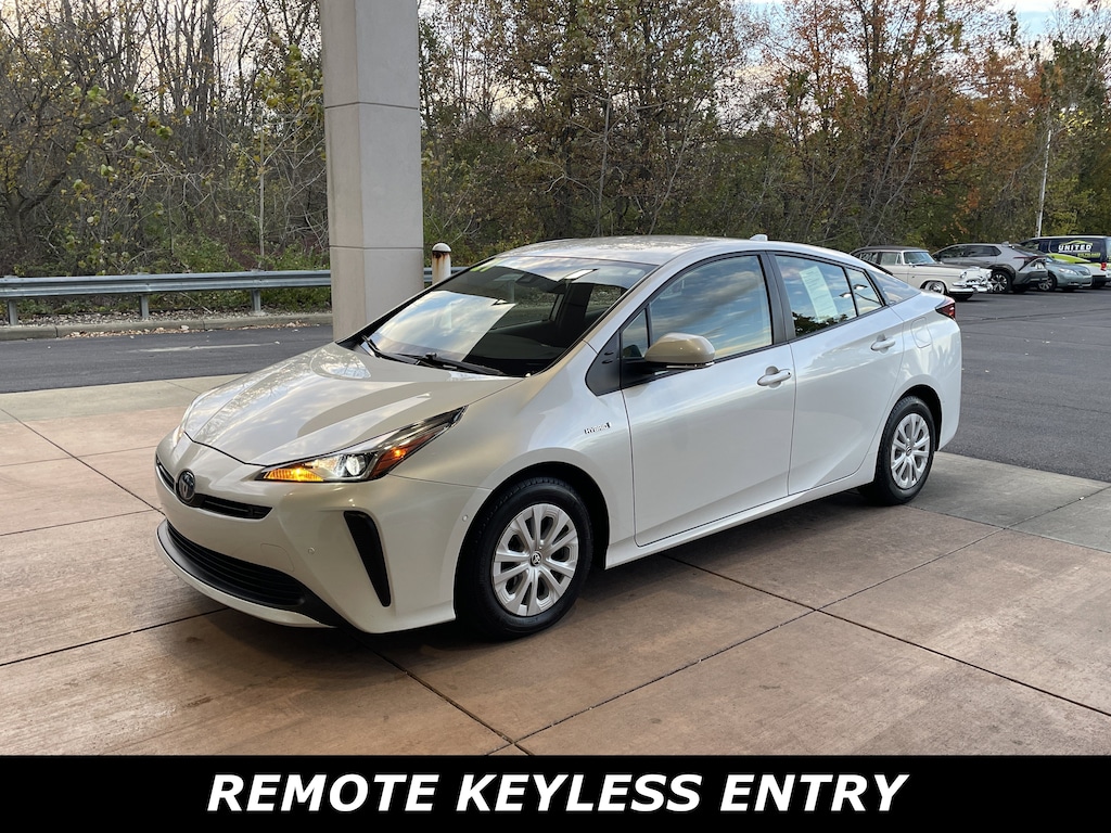Used 2021 Toyota Prius LE Hatchback