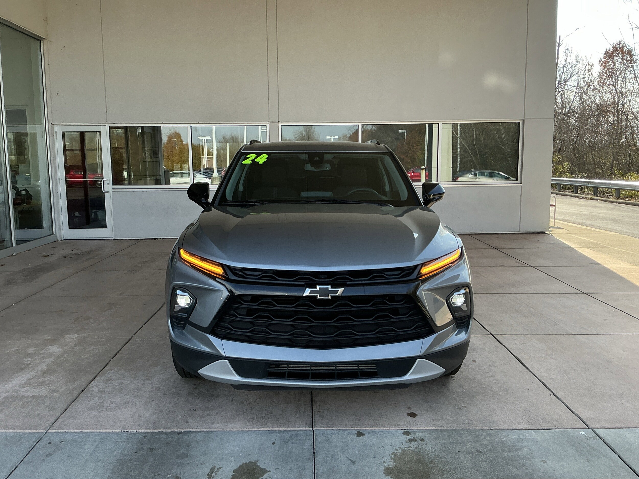 2024 Chevrolet Blazer 2LT photo 2