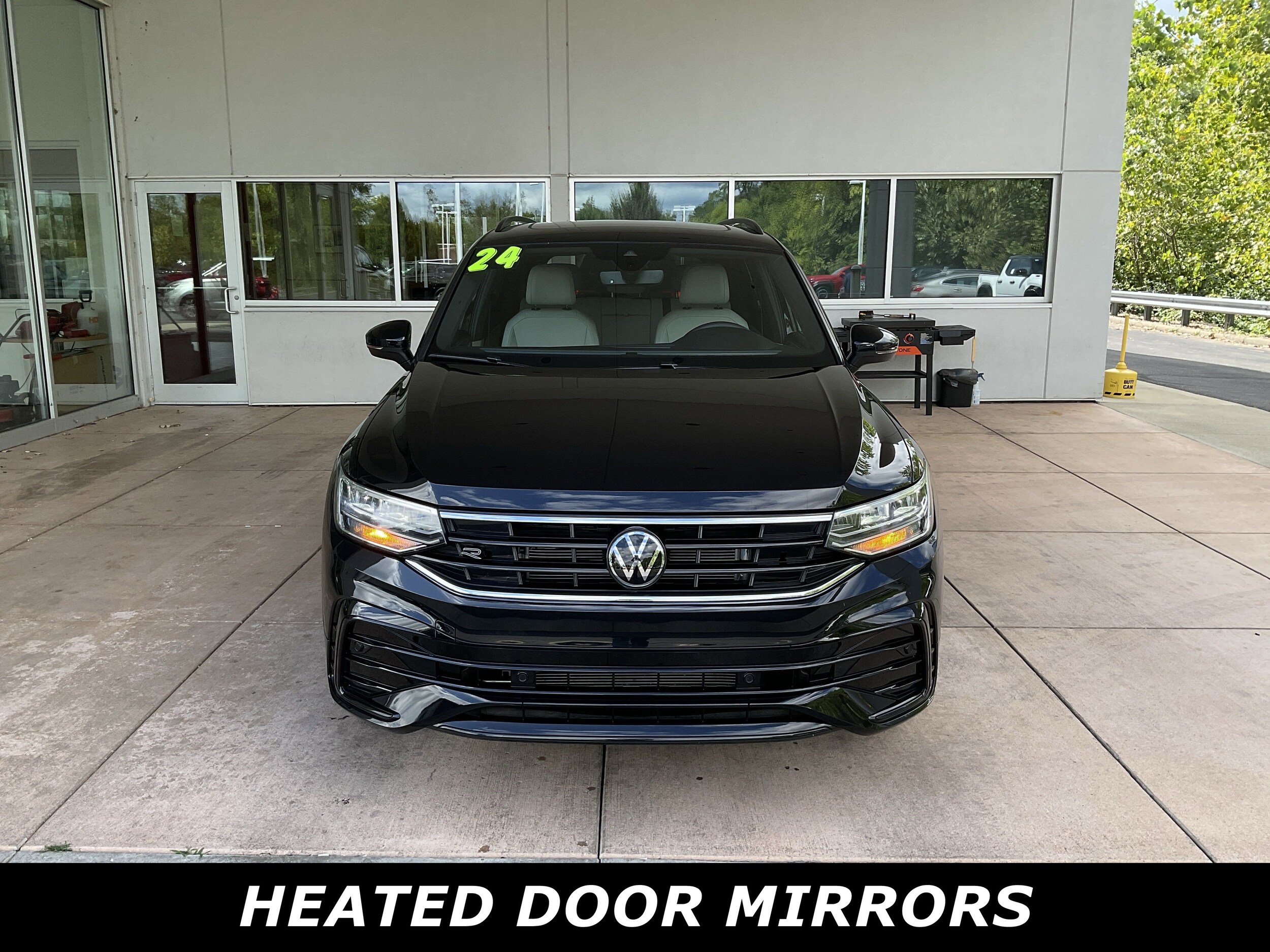 2024 Volkswagen Tiguan SE R-Line Black photo 2