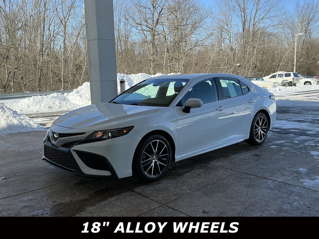Used 2024 Toyota Camry SE Auto Sedan