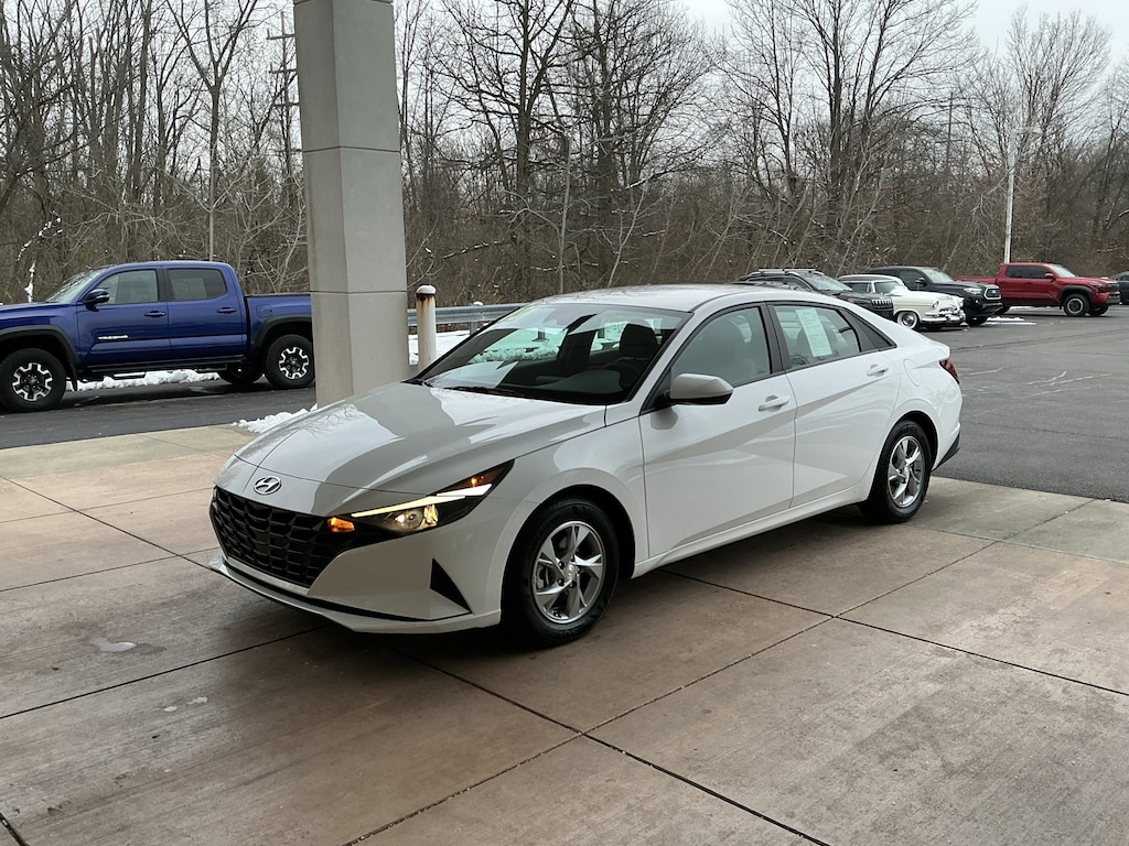 Used 2023 Hyundai Elantra SE IVT Sedan
