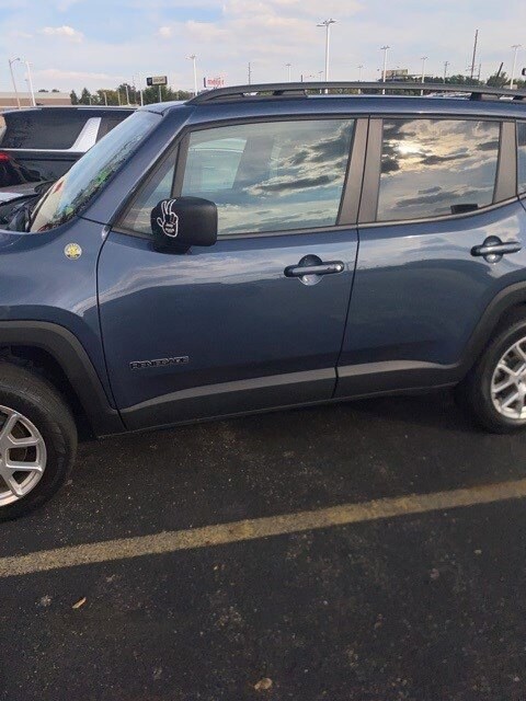 2022 Jeep Renegade Latitude photo 2