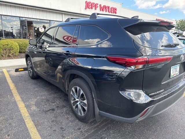2021 Toyota Highlander Hybrid XLE photo 4