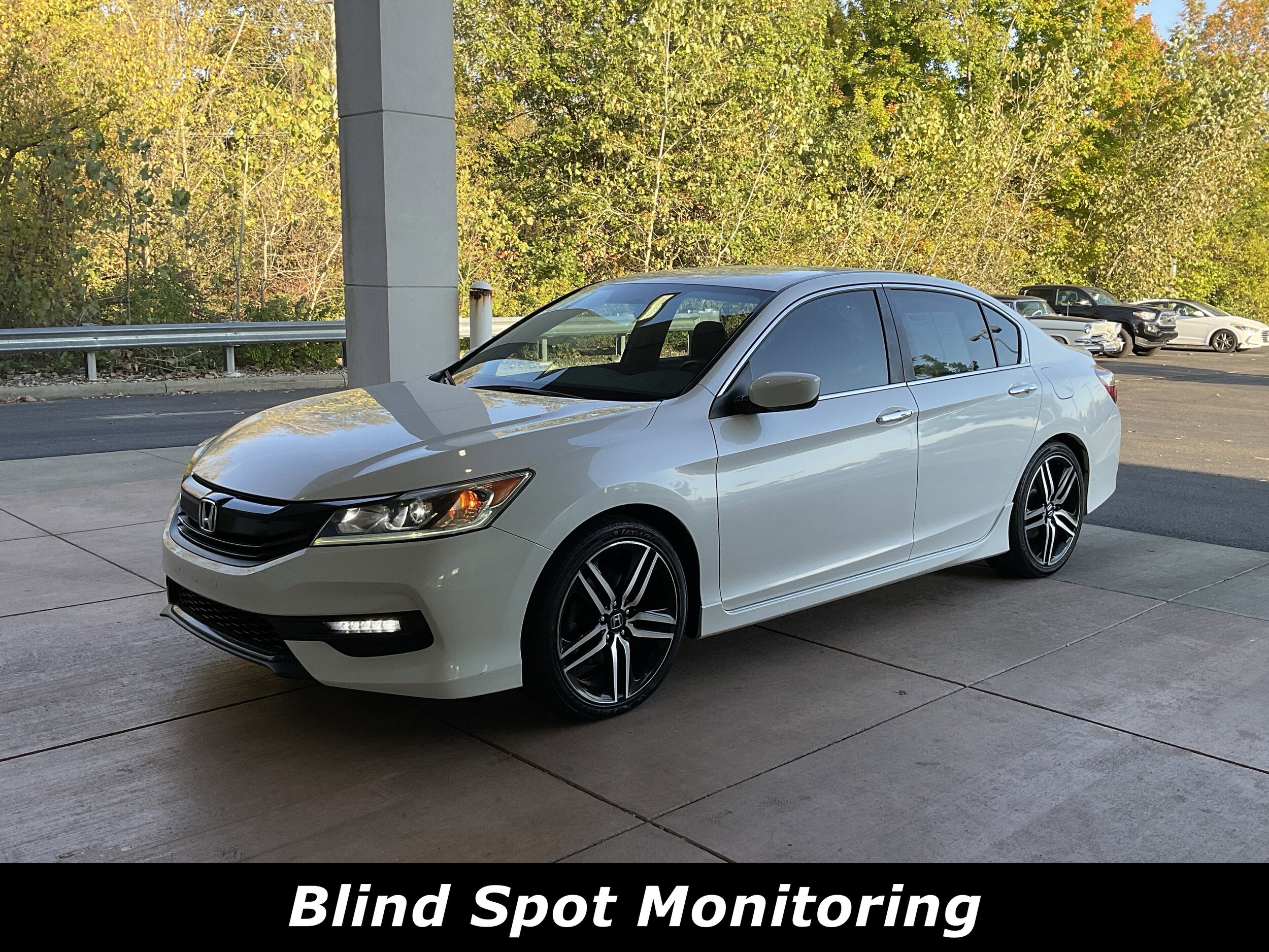 2017 Honda Accord Sport SE photo 2