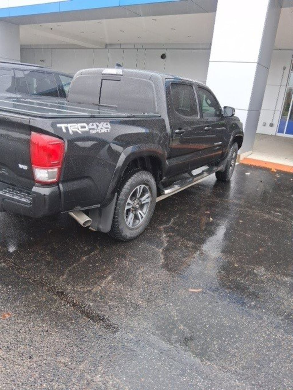 Used 2017 Toyota Tacoma  Truck Double Cab