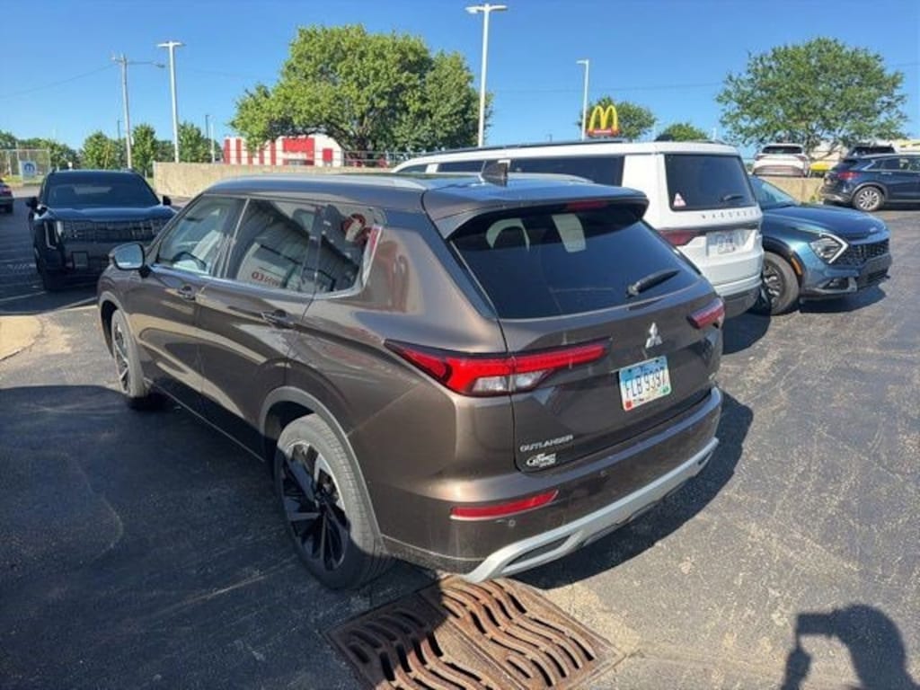 Used 2023 Mitsubishi Outlander SEL FWD SUV