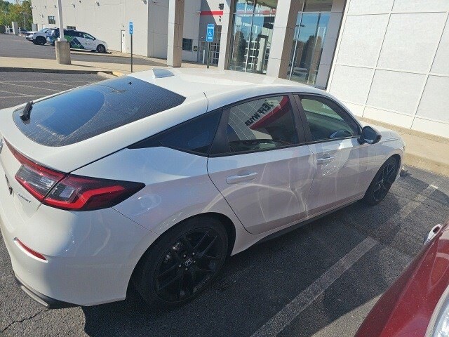 2024 Honda Civic Hatchback Sport photo 2