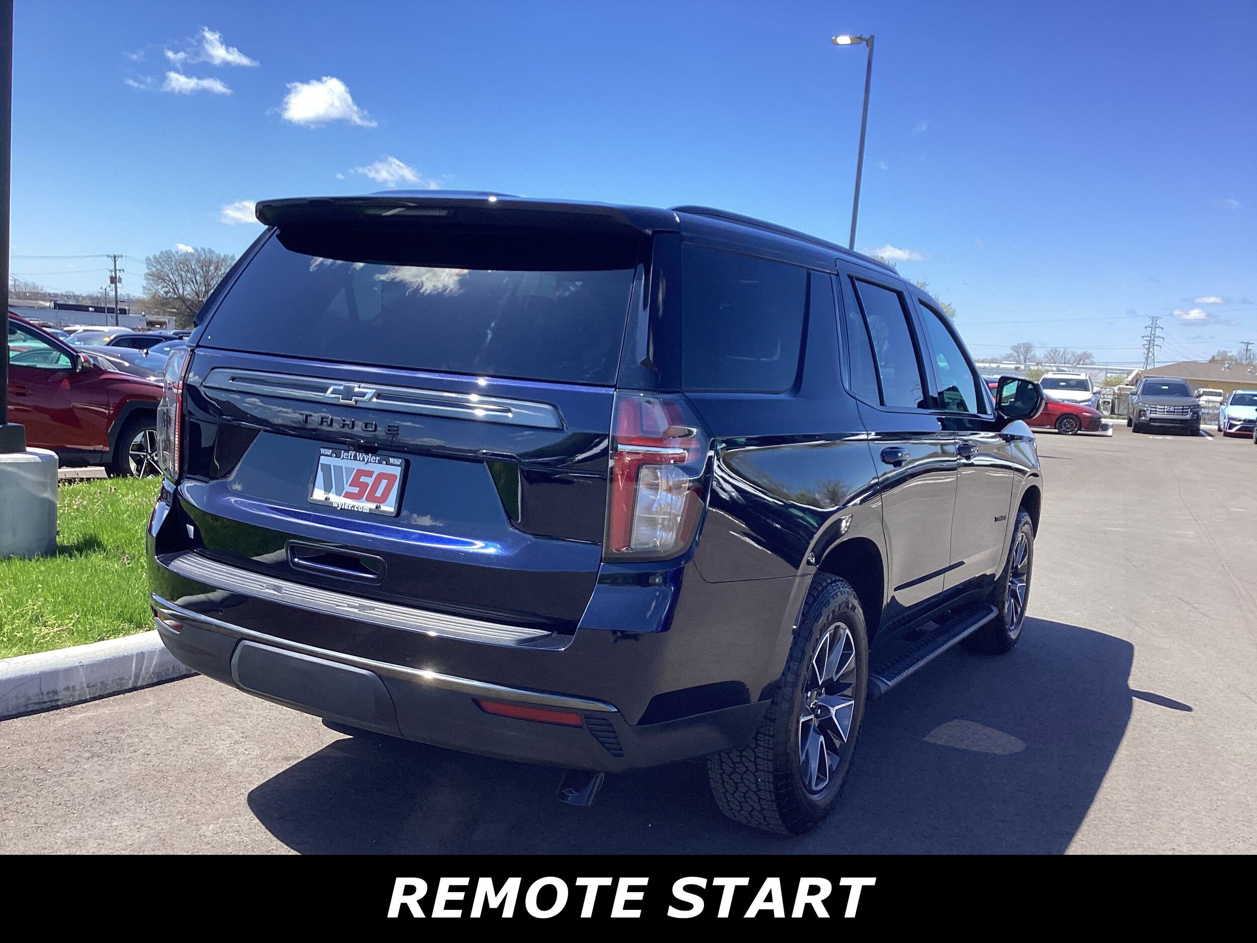 2021 Chevrolet Tahoe Z71 photo 2