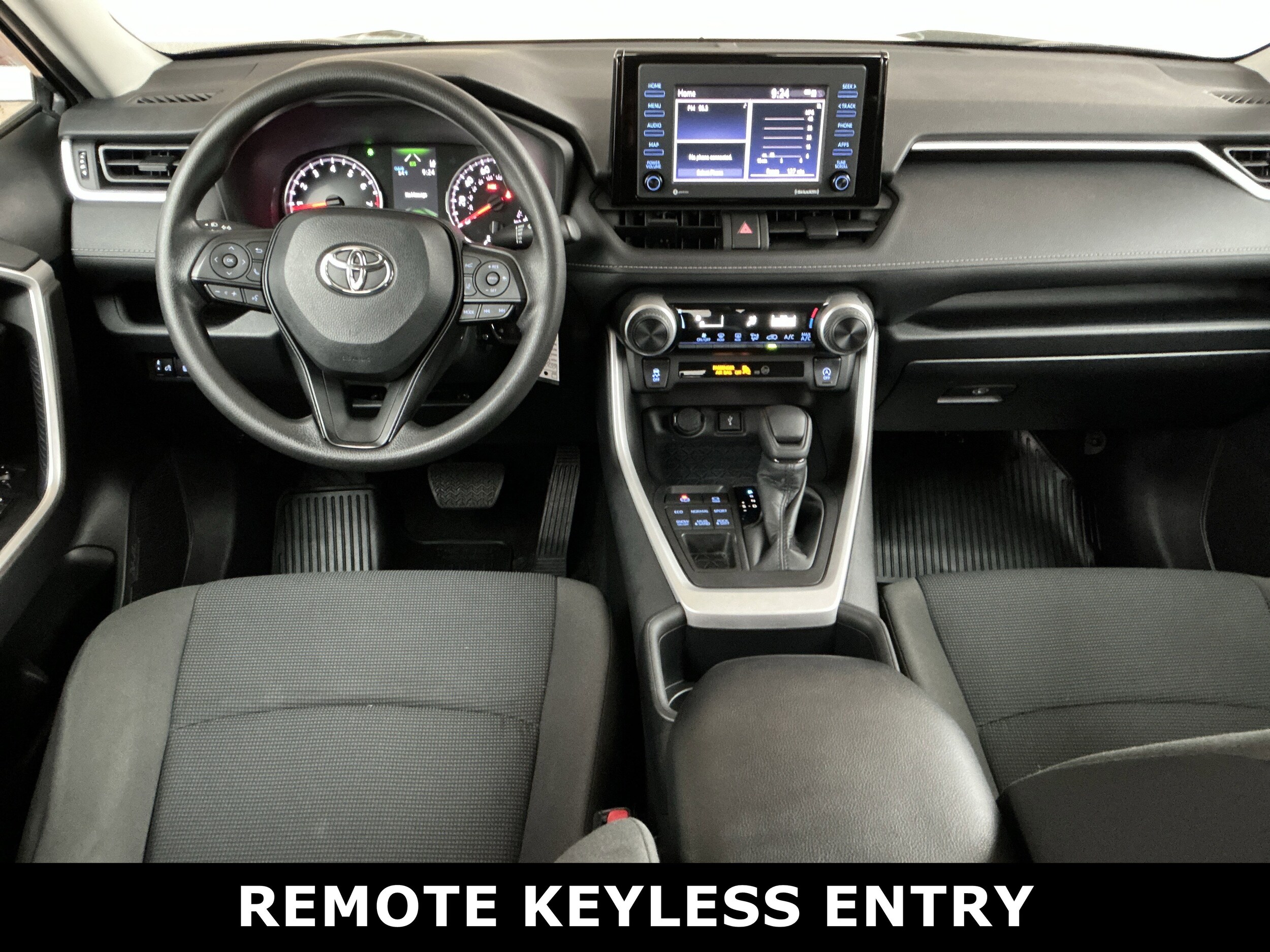 2022 Toyota RAV4 LE photo 3